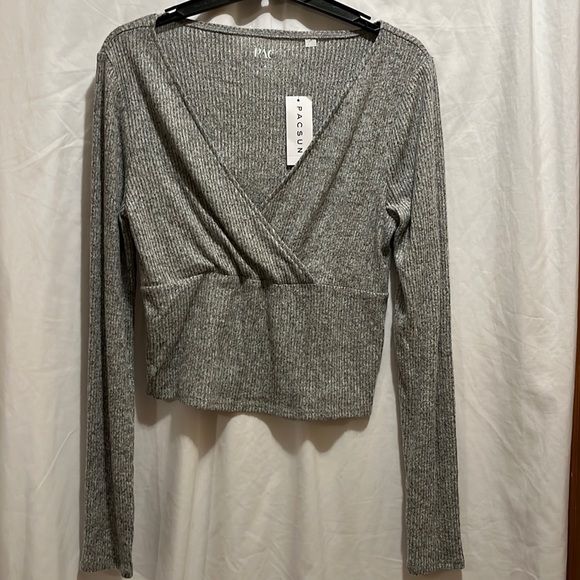 PacSun Sweaters - NWT PacSun Gray Crop Sweater V-Neck